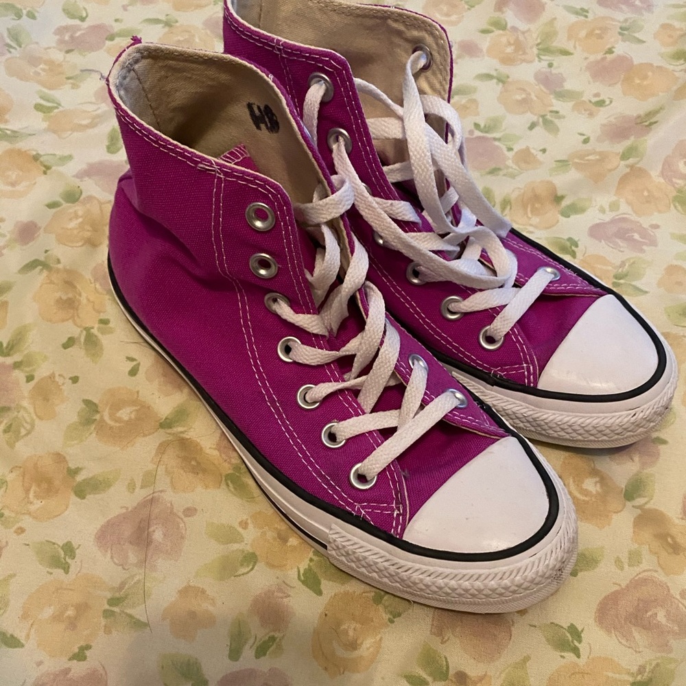 PUPLE CONVERSE